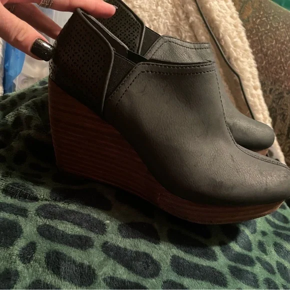Dr. Scholls black booties - Picture 1 of 4